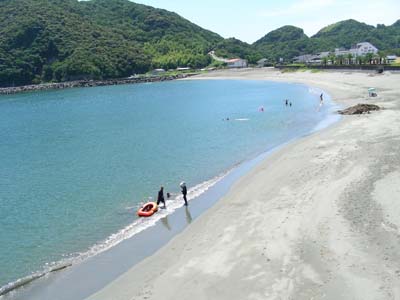 土曜日なのに人がいない海水浴場