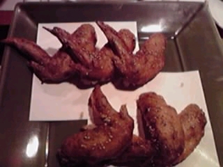 名古屋らしく甘辛い手羽先　美味でした♪