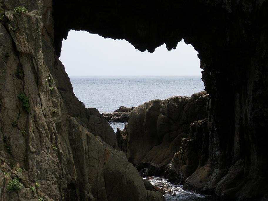 白山洞門アップ