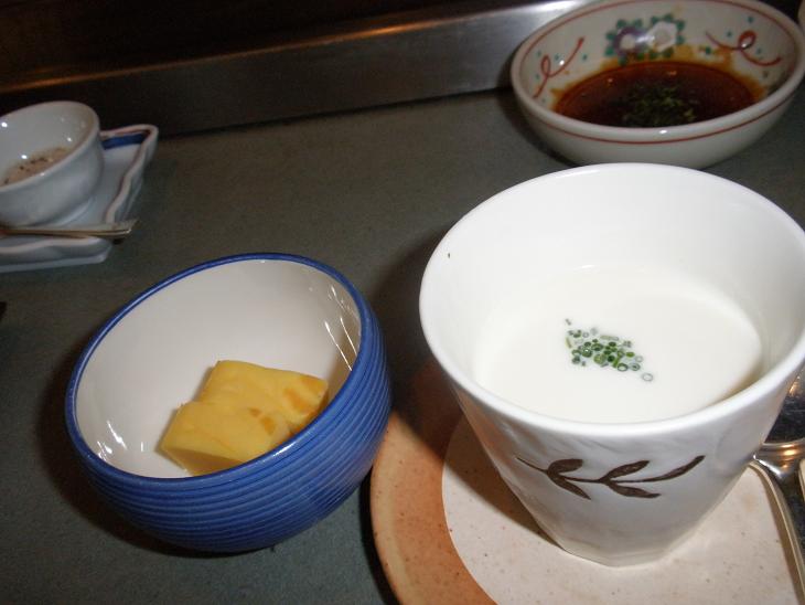 つき出しとジャガイモスープ