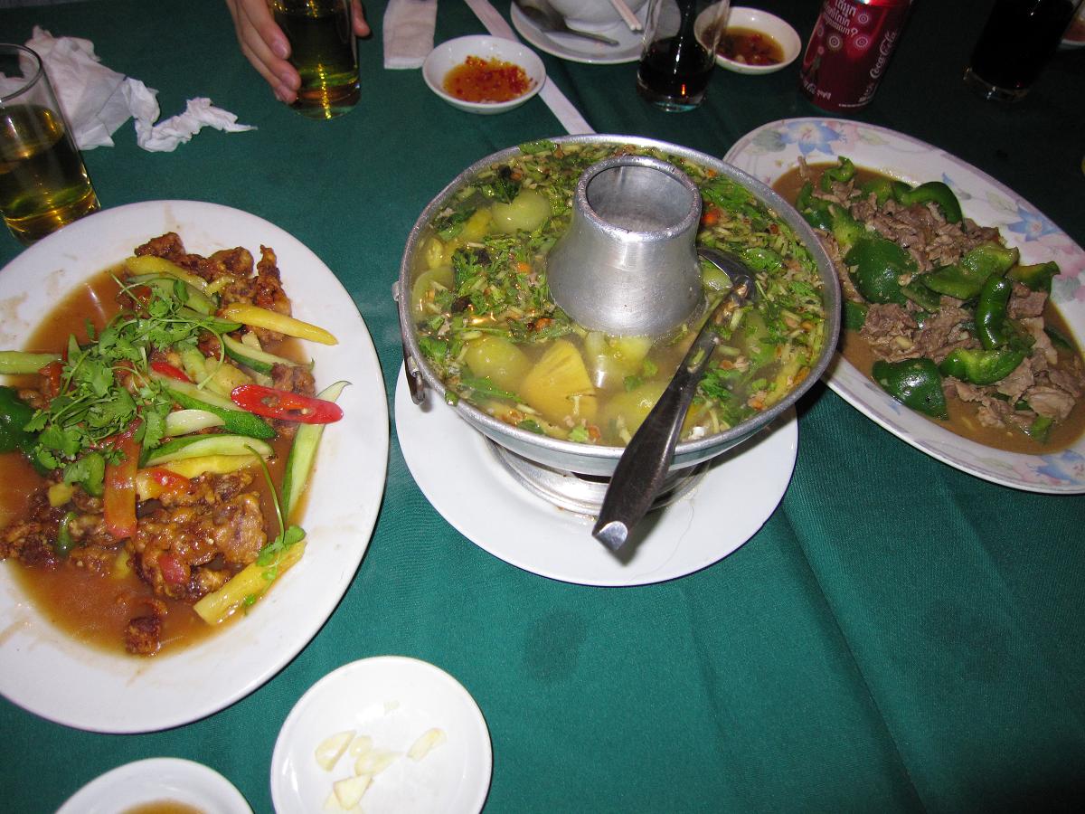 ｶﾝﾎﾞｼﾞｱ の食事