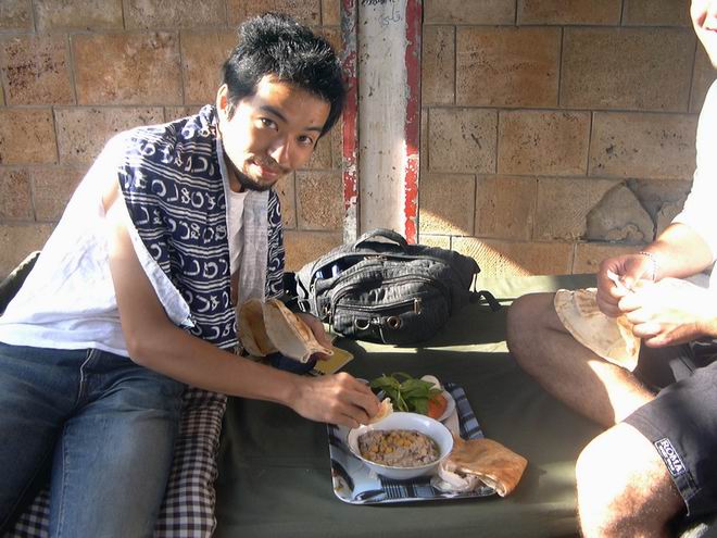 トリポリで朝ごはん（奢り）