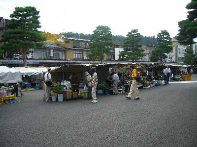 高山の朝市