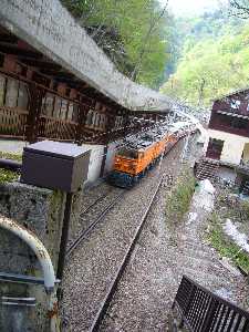 鐘釣駅