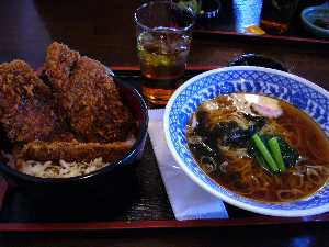 ソースカツ丼とラーメン