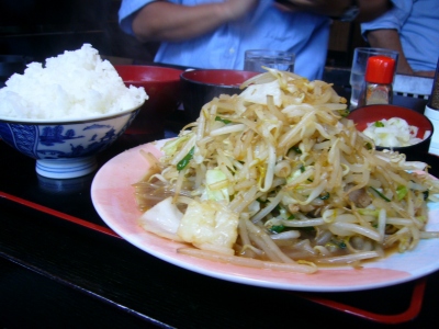 野菜炒め定食横から