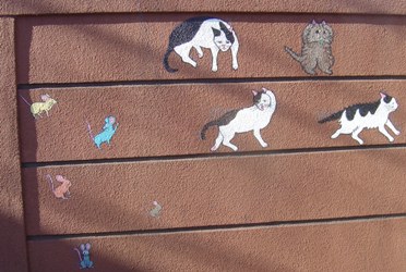 ねずみにいじめられるにゃんこの壁画♪