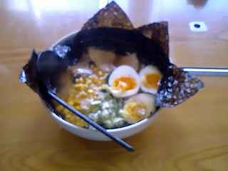 豪華な醤油ラーメン