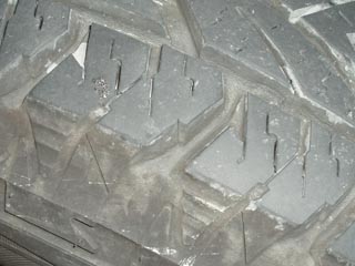 かなり磨り減ってます