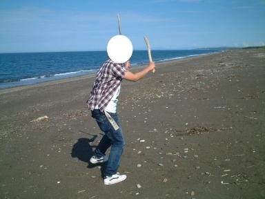 プリンス海ではしゃぐ