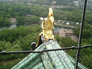 大阪城_天守閣からみえる鯱っぽいの