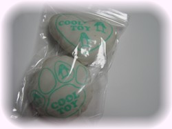 こうやって冷凍庫に入れるんだよ。