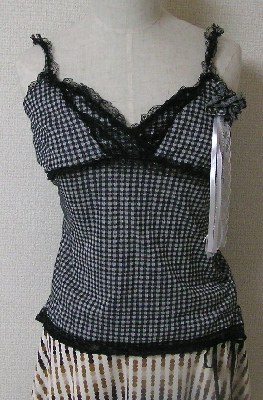 黒フリルキャミ