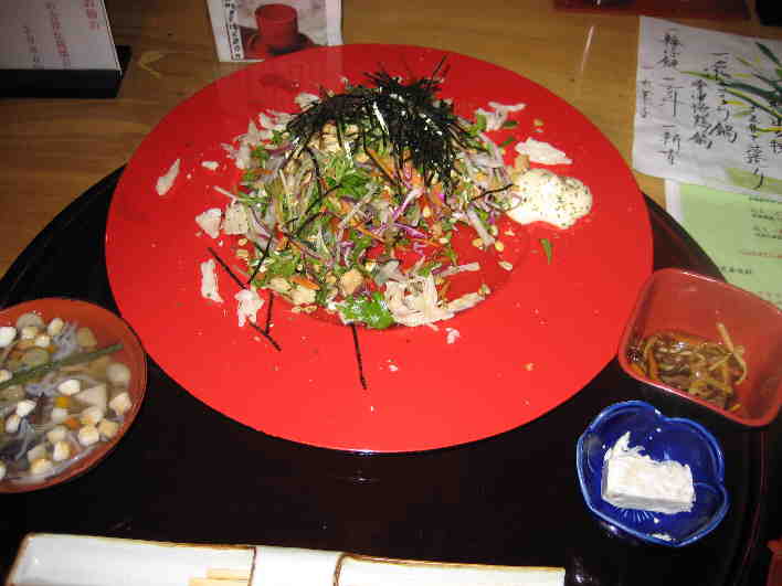 地鶏ささみサラダ　２人前はありますね