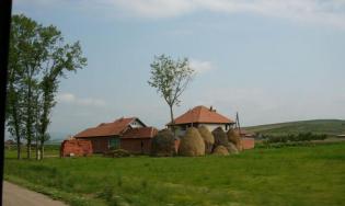 230070331　コソボの郊外の風景