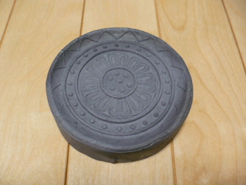 平城宮跡大極殿の型押し瓦完成