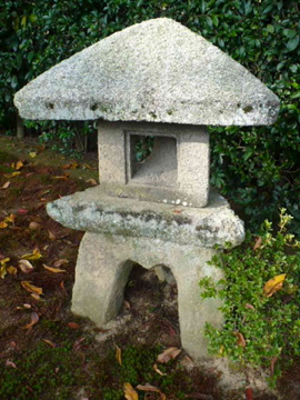 桂離宮の石灯籠３