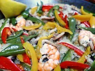 シーフードのパエリヤ