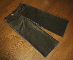 ８分丈パンツ