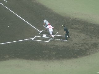 久慈選手絶妙のバント