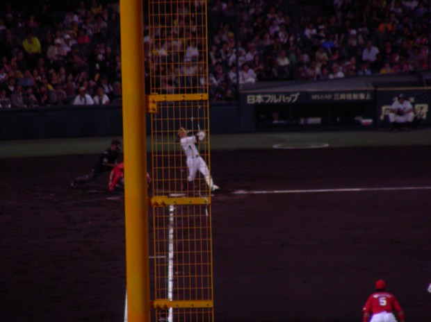 新井選手逆転スリーラン！1