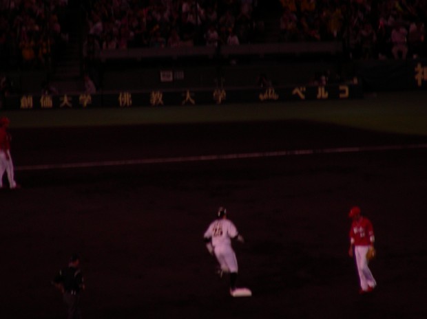 新井選手逆転スリーラン！2