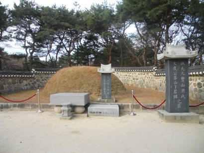 1983茶山の墓.JPG
