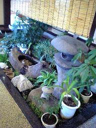 店に入ると・・・水の音♪