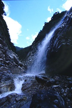 小石パラパラ滝