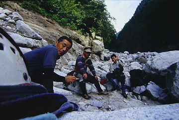 昼食地点まで戻って休憩