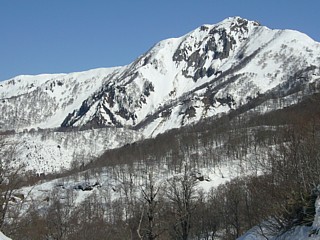 湯峠から雨飾山