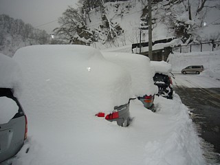 一夜で埋まるデポ車