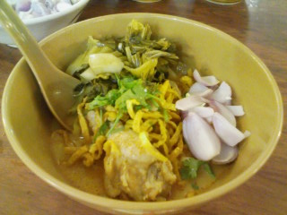 カオソーイ・ガイ（25バーツ）