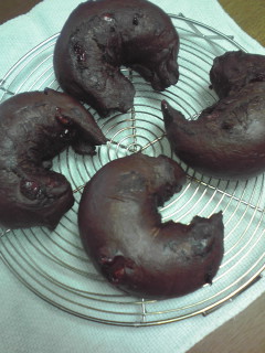 ココアとクランベリーのベーグル