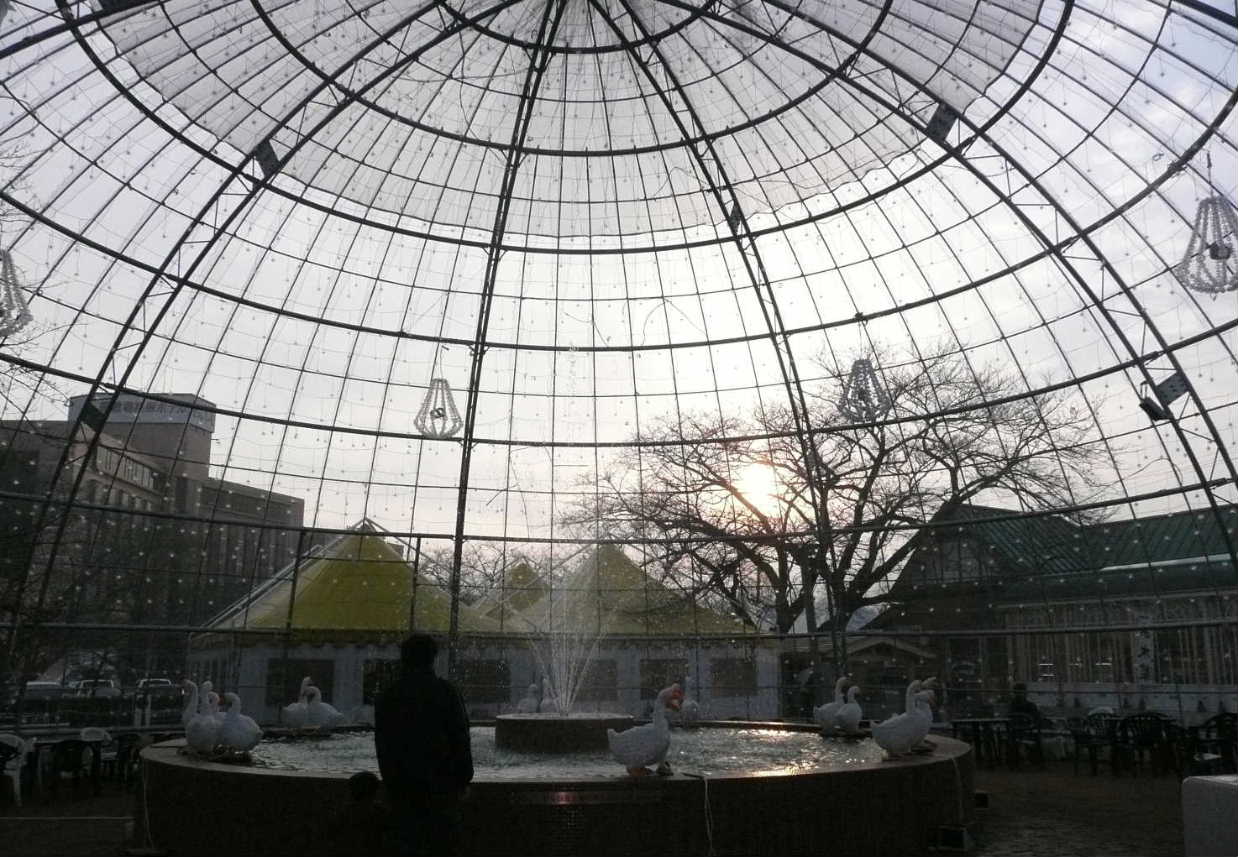 半球ドーム夕方