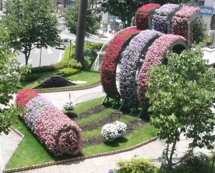 高崎駅前植栽02