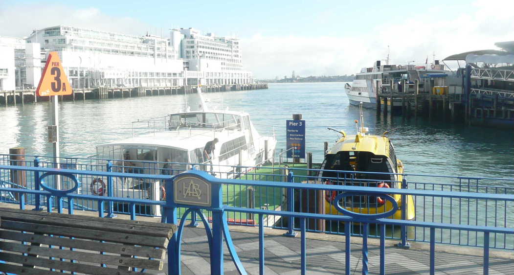 ホテル前桟橋01