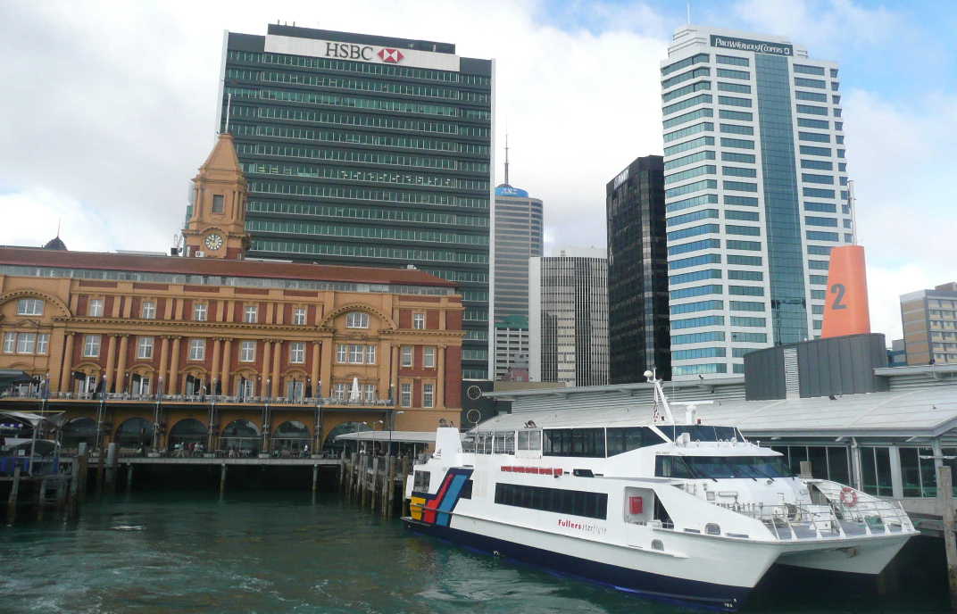 フェリーより01