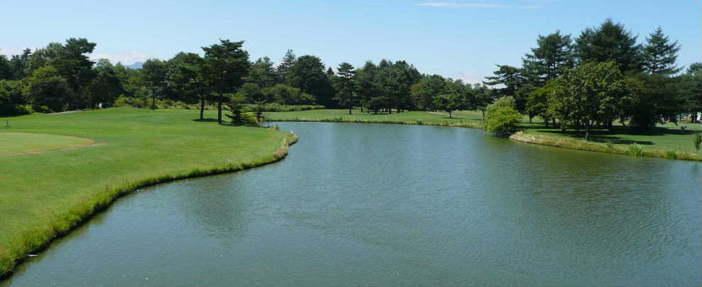 軽井沢ショッピングプラザ横公園