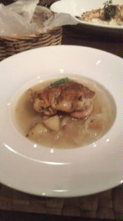 鶏モモ肉のカリーピラフ詰めファルシー