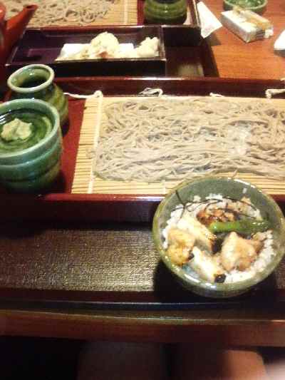 土風炉のせいろ蕎麦と炭火焼鳥丼