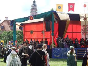 チェスキー・クルムロフ五弁のバラ祭