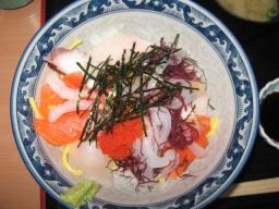 境港の新鮮な海鮮丼♪