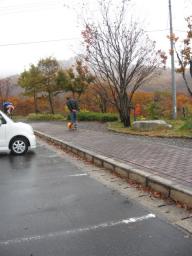 ねぇねぇもお散歩♪でも寒い・・・謎パパさん車に帰ろうよ～
