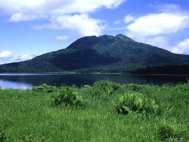 尾瀬沼から見た燧岳