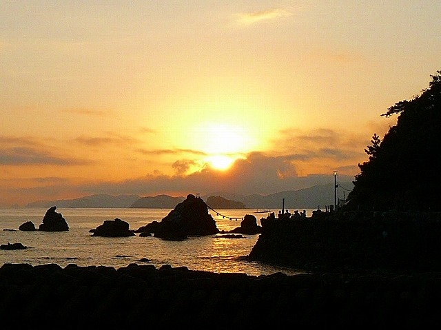 二見ケ浦の朝日.jpg