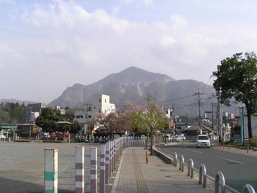 秩父04駅前武甲山.jpg