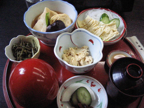 湯葉定食２０００円