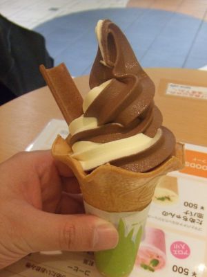 八ッ橋ソフトクリーム（ＭＩＸ）