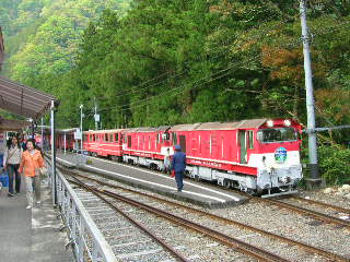 奥泉駅にて